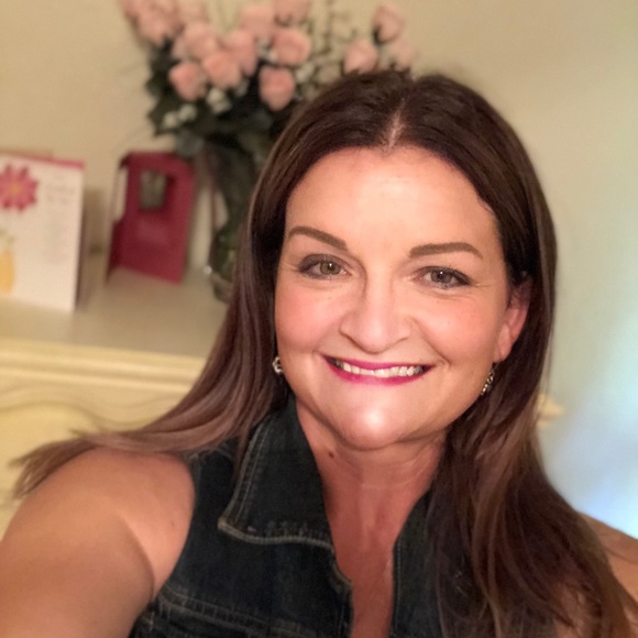 Meet your Posher, Tamara - Picture 2 of 2